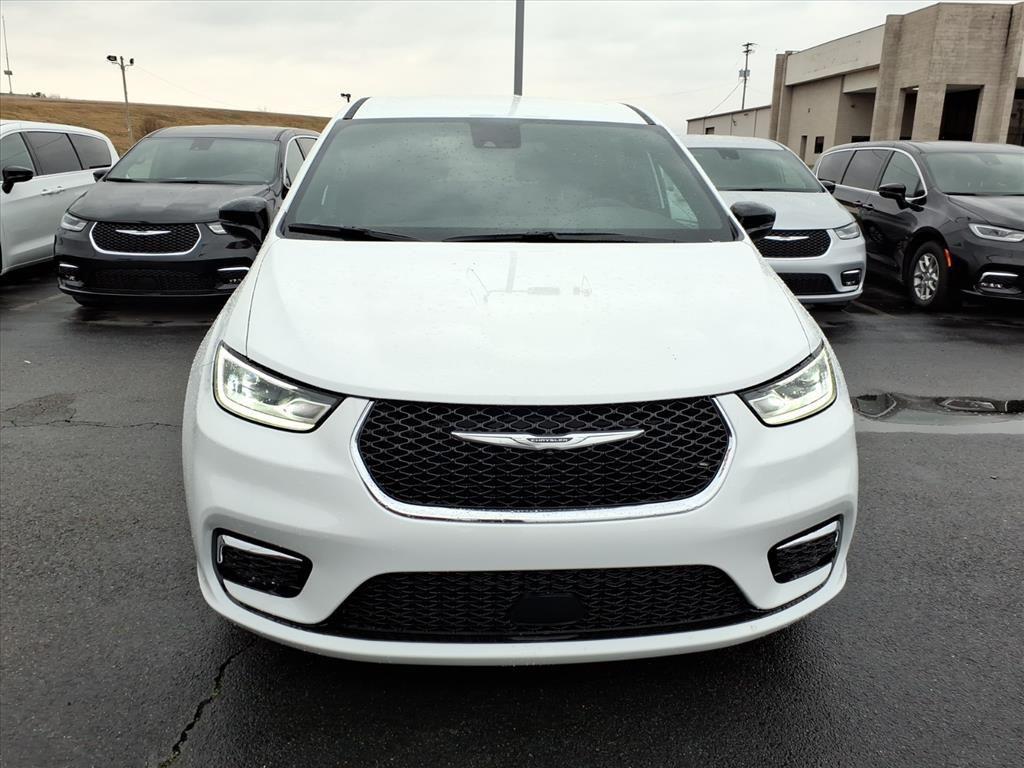 new 2026 Chrysler Pacifica car, priced at $44,031