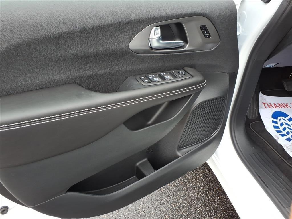 new 2026 Chrysler Pacifica car, priced at $45,498