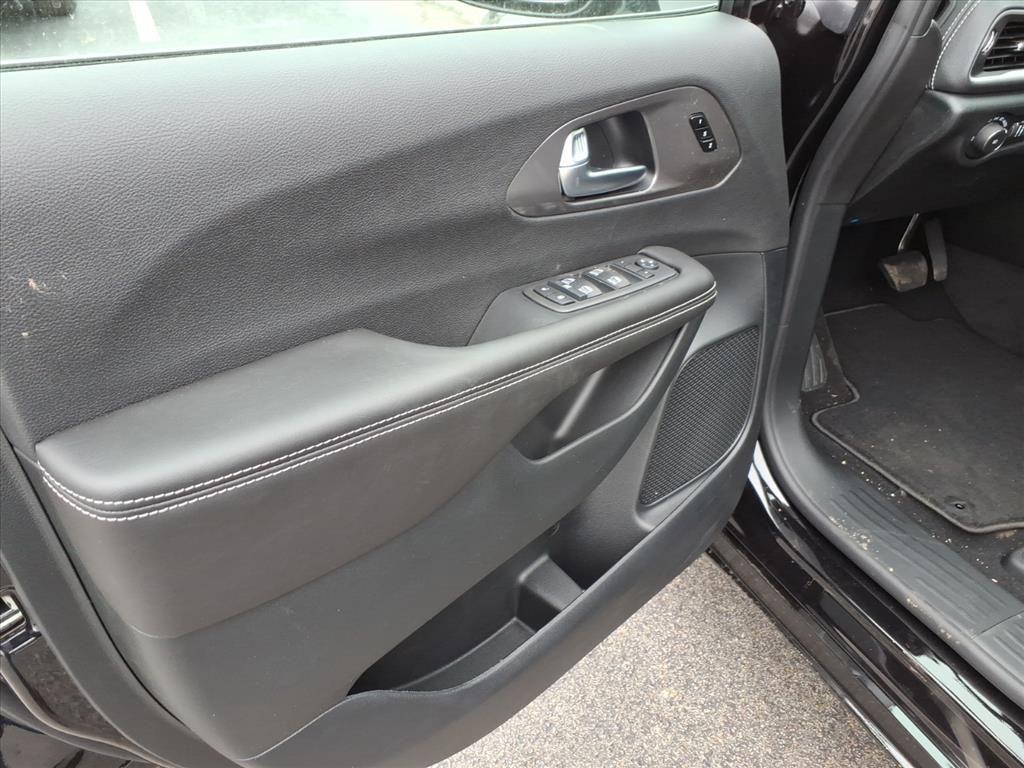 new 2026 Chrysler Pacifica car, priced at $44,031