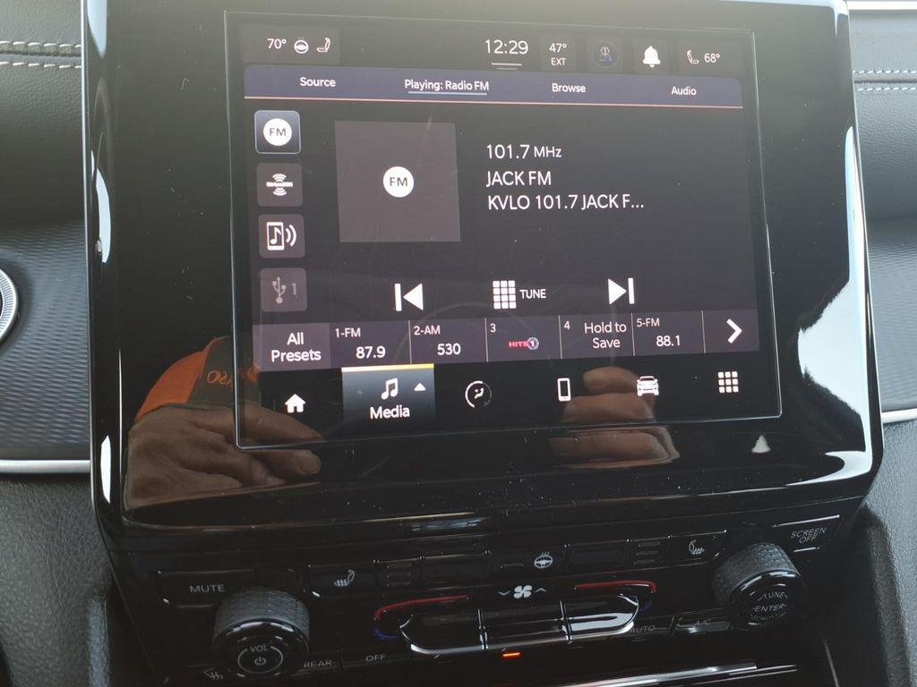 new 2026 Jeep Grand Cherokee car, priced at $42,896