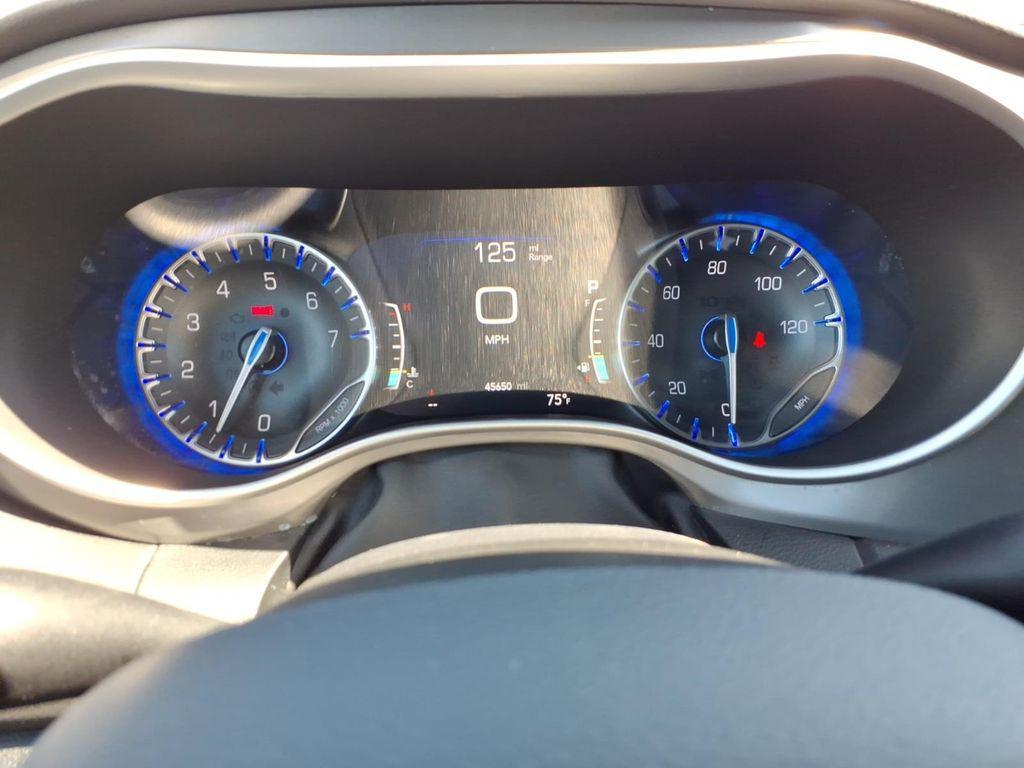 used 2025 Chrysler Pacifica car, priced at $28,900