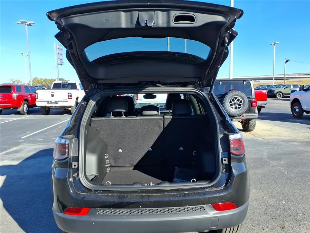 new 2026 Jeep Compass car, priced at $31,986