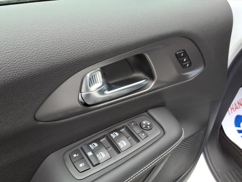 new 2026 Chrysler Pacifica car, priced at $43,689