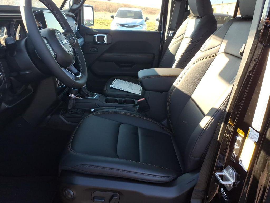 new 2026 Jeep Gladiator car, priced at $47,983