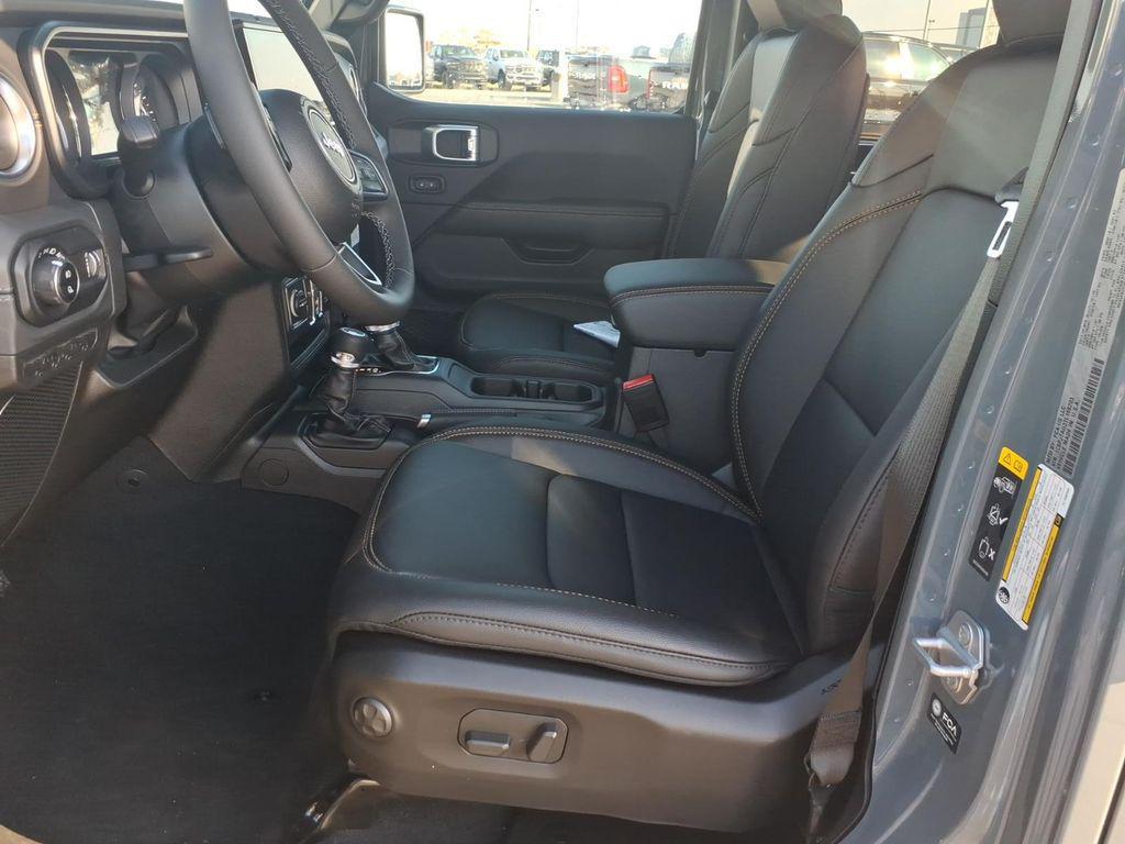 new 2026 Jeep Gladiator car, priced at $48,987