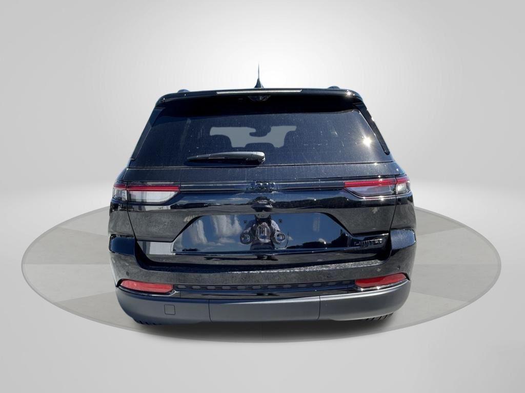 new 2025 Jeep Grand Cherokee car, priced at $43,398