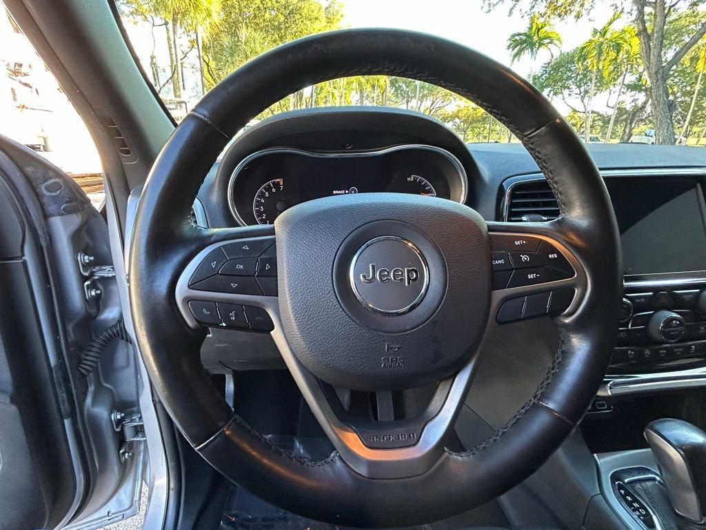 used 2020 Jeep Grand Cherokee car, priced at $16,247