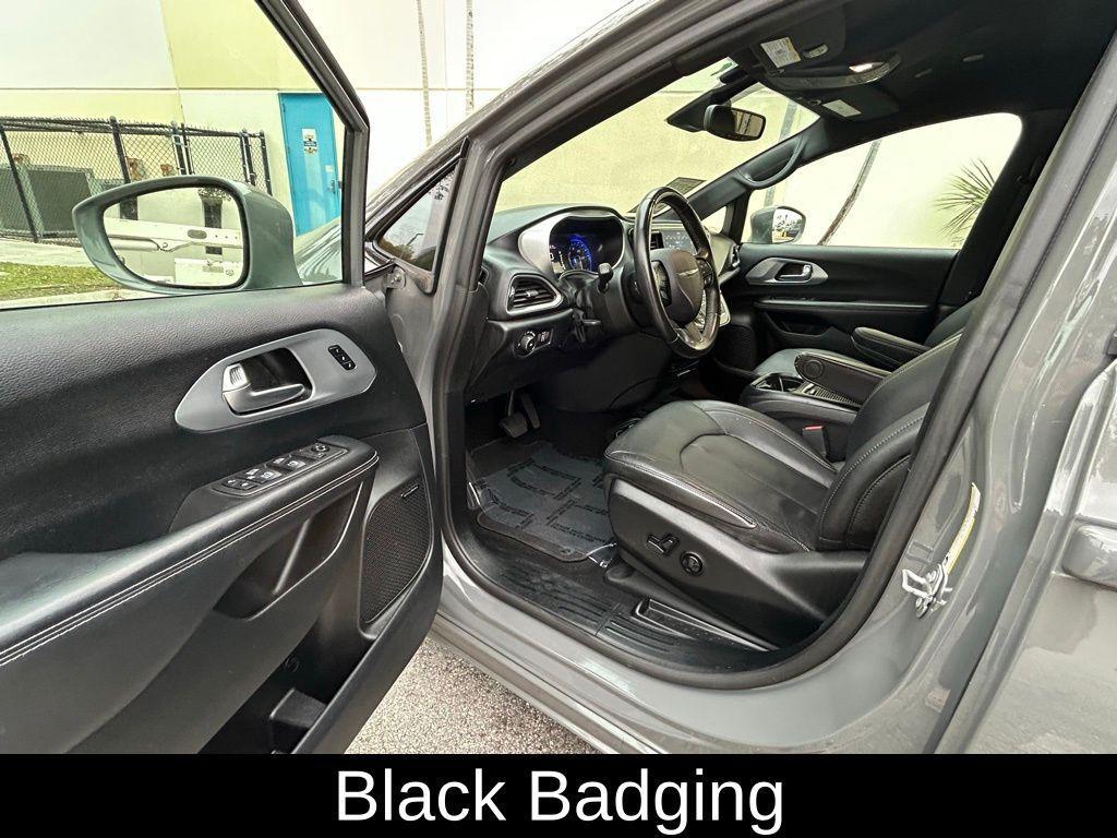 used 2020 Chrysler Pacifica car, priced at $15,246