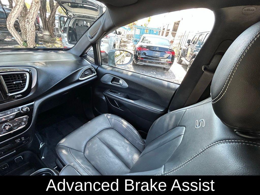 used 2020 Chrysler Pacifica car, priced at $15,246