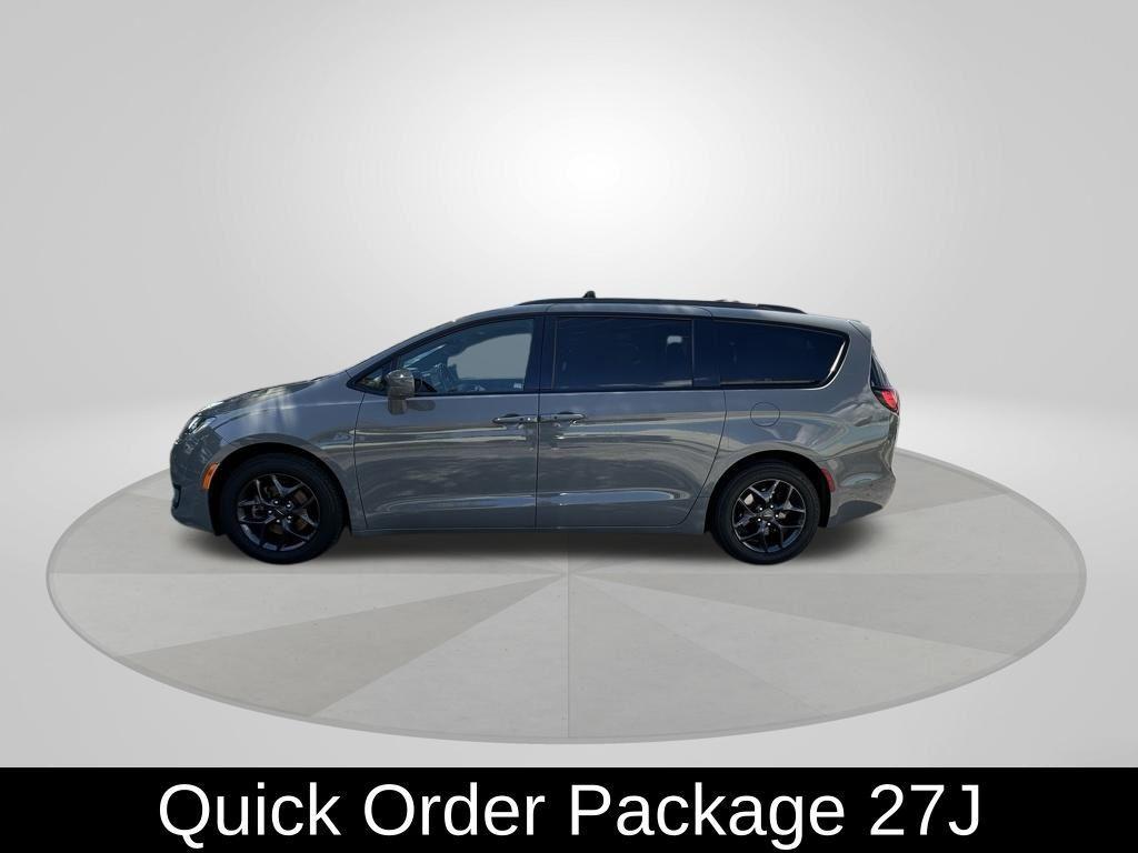 used 2020 Chrysler Pacifica car, priced at $15,246