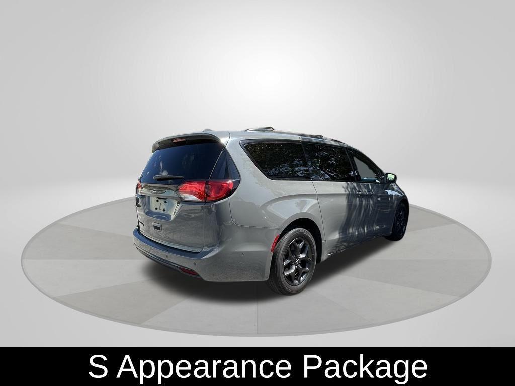 used 2020 Chrysler Pacifica car, priced at $15,246