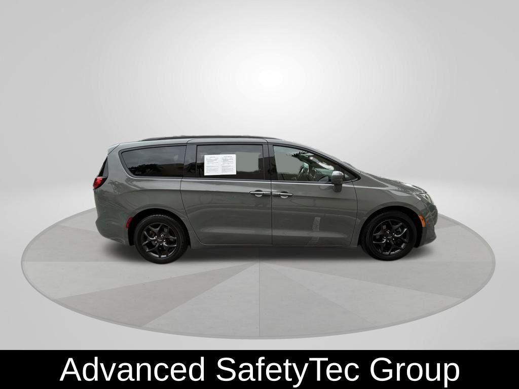 used 2020 Chrysler Pacifica car, priced at $15,246