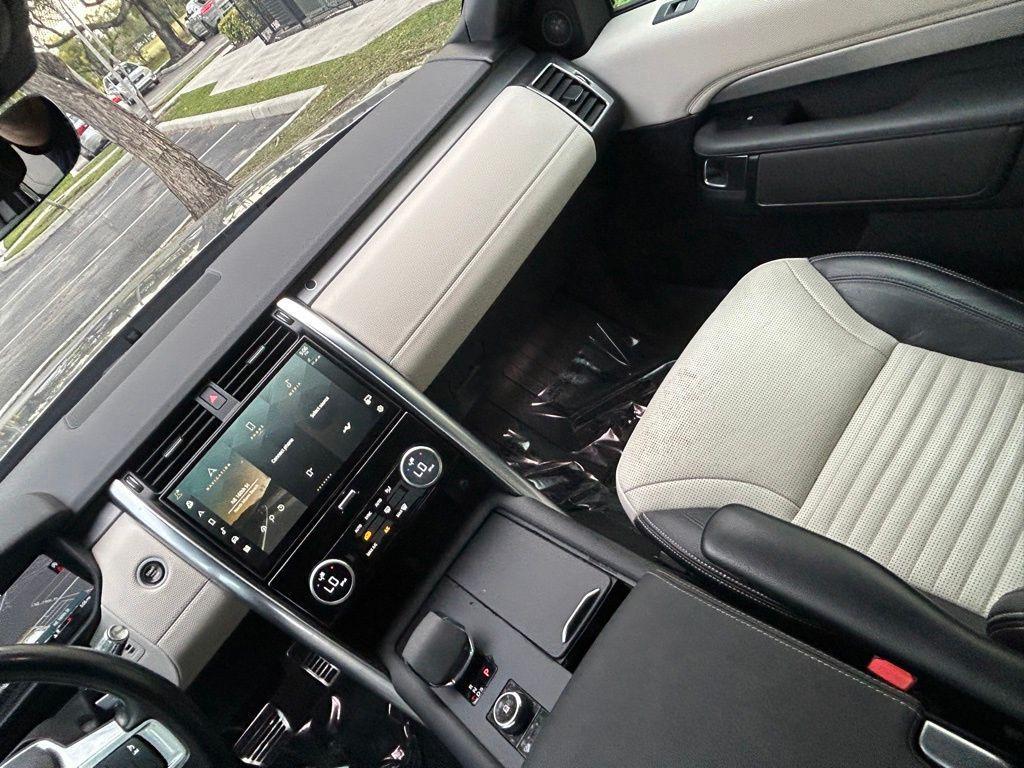 used 2021 Land Rover Discovery car, priced at $22,300