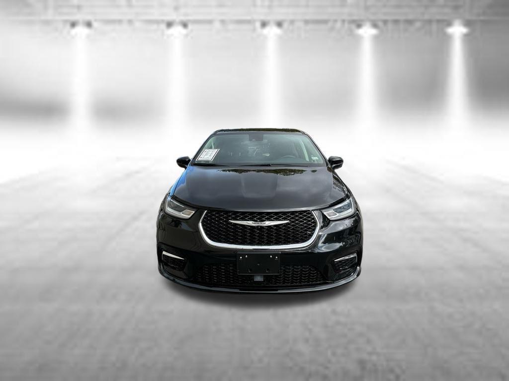 used 2023 Chrysler Pacifica car, priced at $17,991