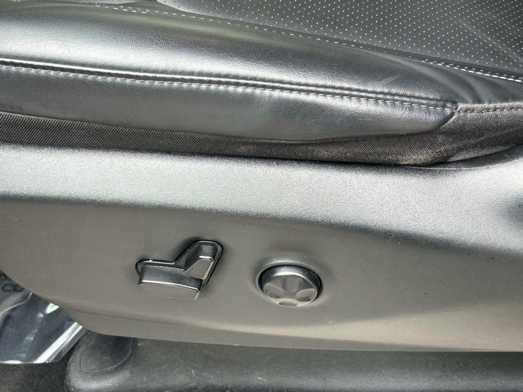 used 2023 Chrysler Pacifica car, priced at $18,881