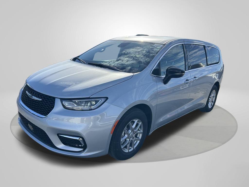 new 2026 Chrysler Pacifica car, priced at $43,160