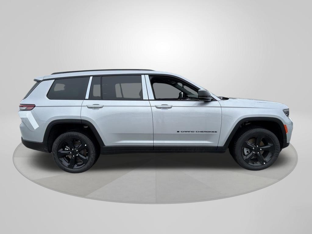 new 2025 Jeep Grand Cherokee car, priced at $44,331