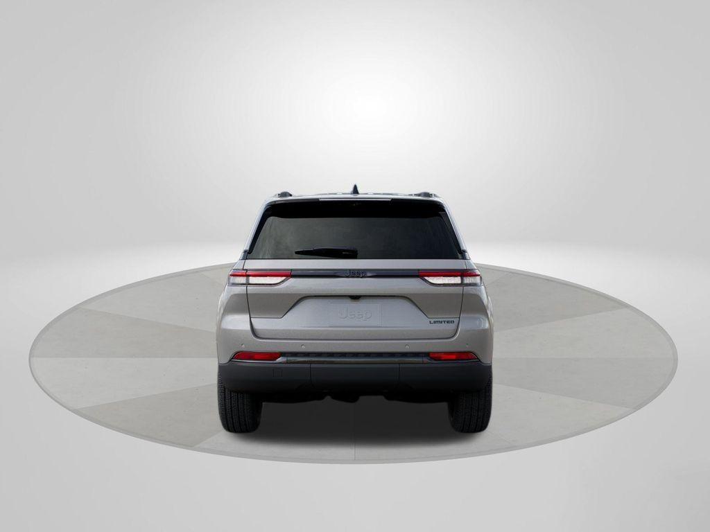 new 2025 Jeep Grand Cherokee car, priced at $37,361