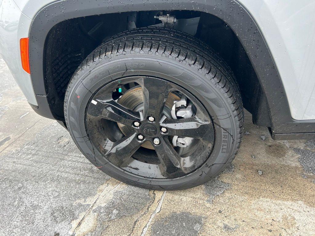 new 2025 Jeep Grand Cherokee car, priced at $44,331