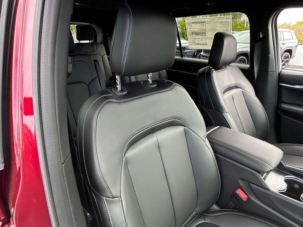 new 2025 Jeep Grand Cherokee L car, priced at $38,749