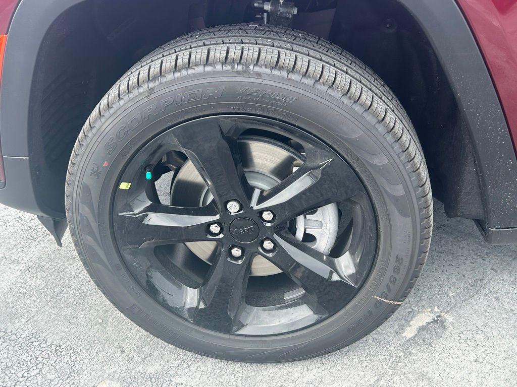 new 2025 Jeep Grand Cherokee L car, priced at $38,749