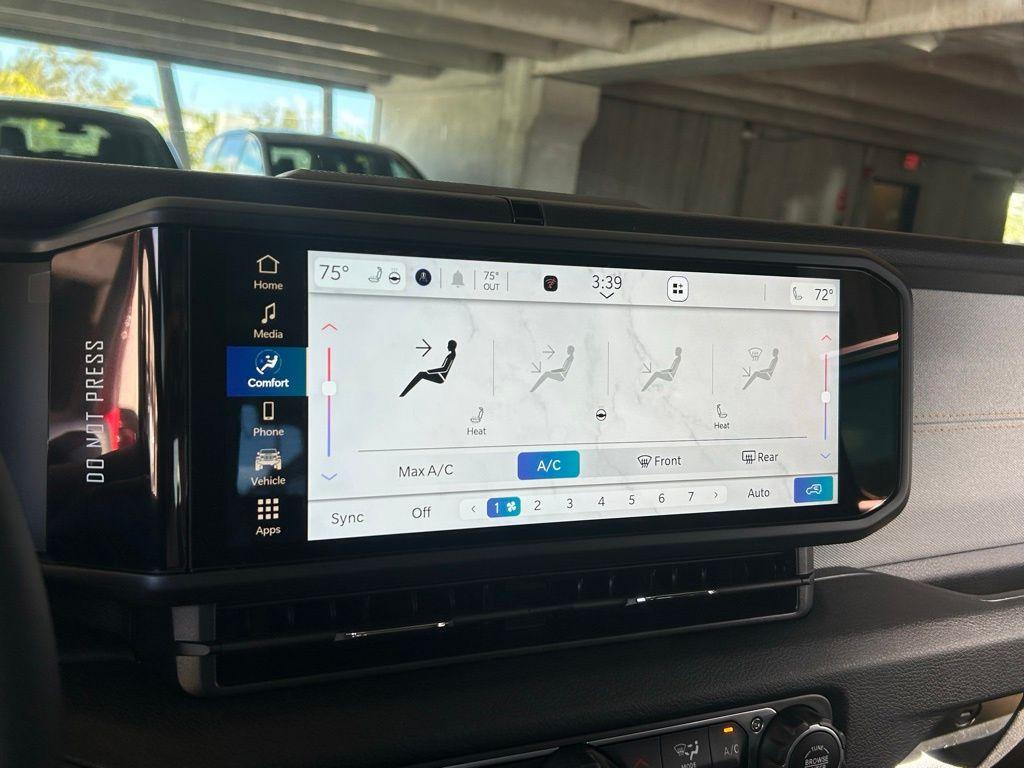 new 2025 Jeep Wrangler car, priced at $41,041