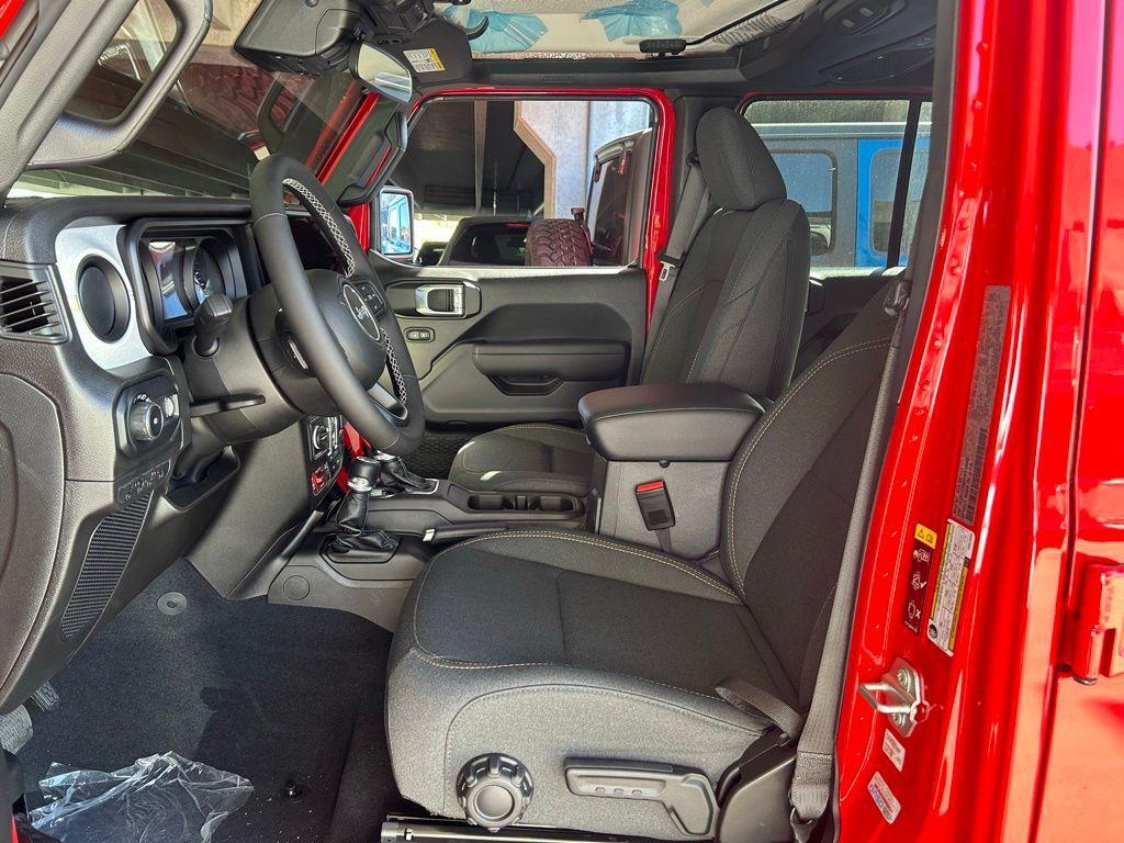 new 2025 Jeep Wrangler car, priced at $41,041