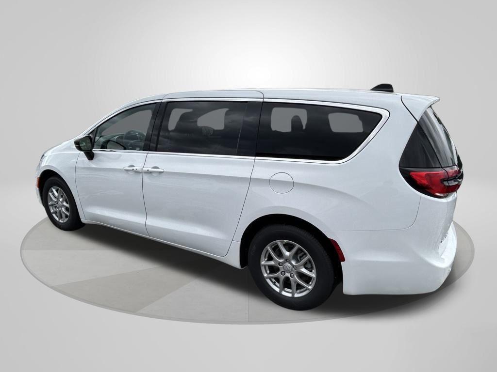 new 2026 Chrysler Pacifica car, priced at $42,665