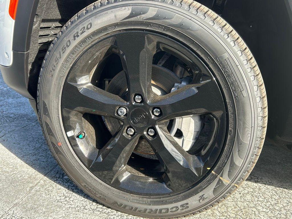 new 2025 Jeep Grand Cherokee car, priced at $45,044