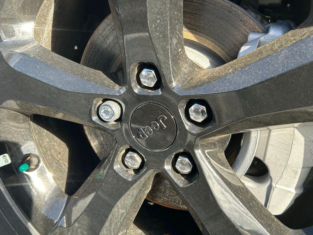 new 2025 Jeep Grand Cherokee car, priced at $45,044