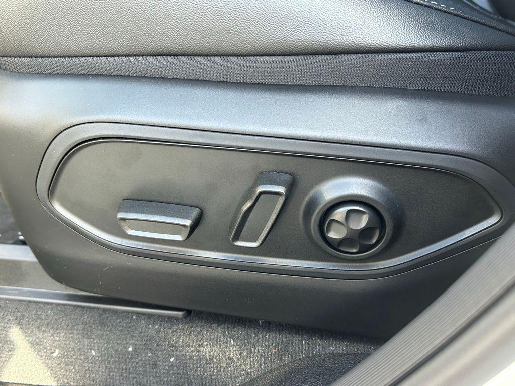 new 2025 Jeep Grand Cherokee car, priced at $45,044