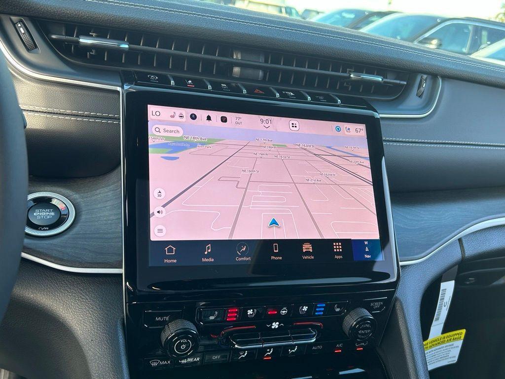 new 2025 Jeep Grand Cherokee car, priced at $45,044