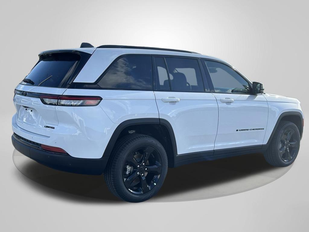 new 2025 Jeep Grand Cherokee car, priced at $45,044