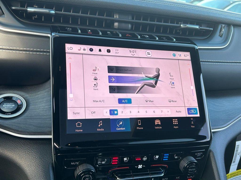 new 2025 Jeep Grand Cherokee car, priced at $45,044