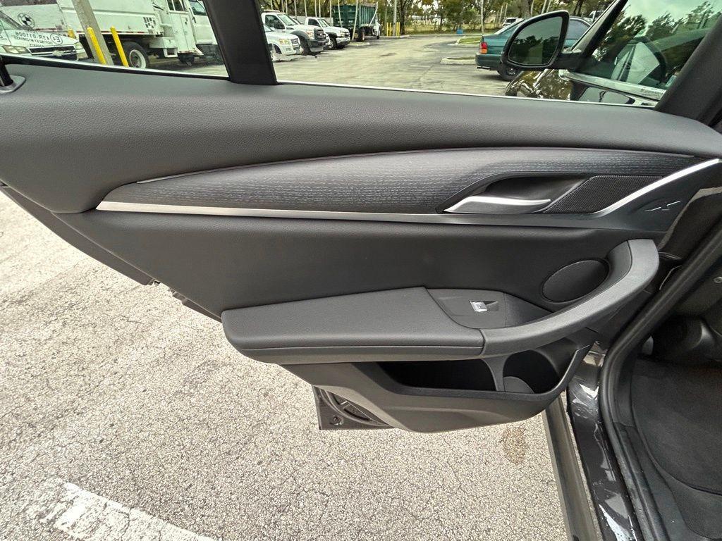 BMW X3 view 41
