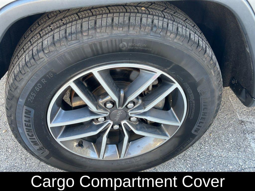 used 2019 Jeep Grand Cherokee car, priced at $14,000