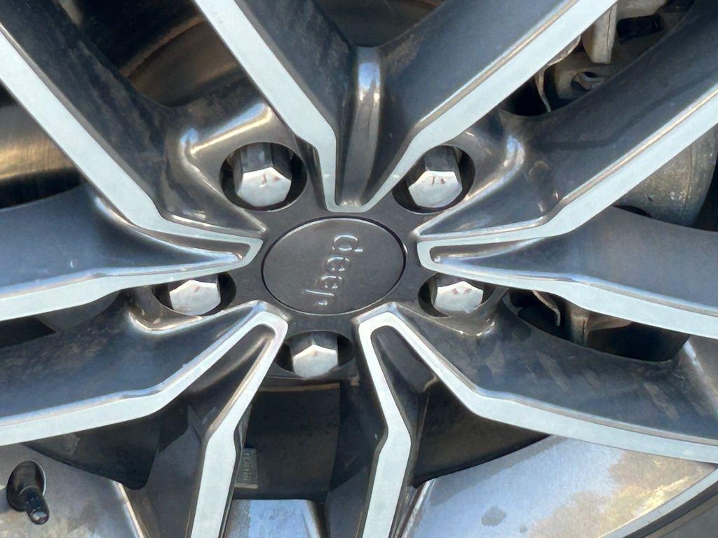 used 2019 Jeep Grand Cherokee car, priced at $14,000