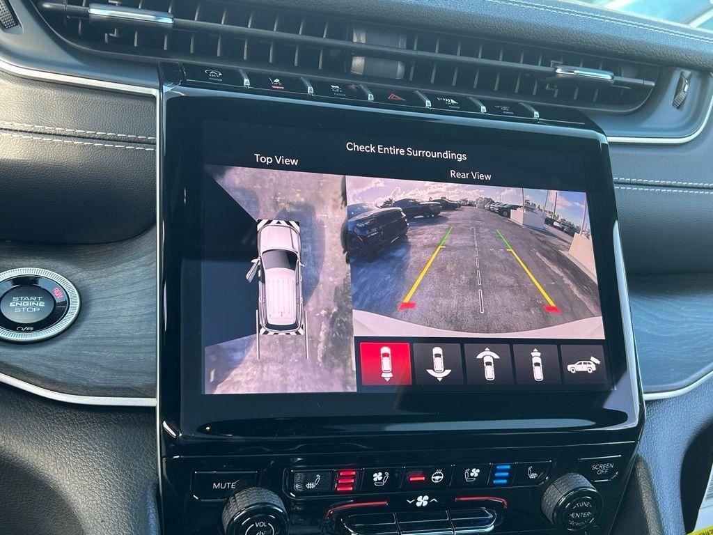 new 2025 Jeep Grand Cherokee car, priced at $39,263