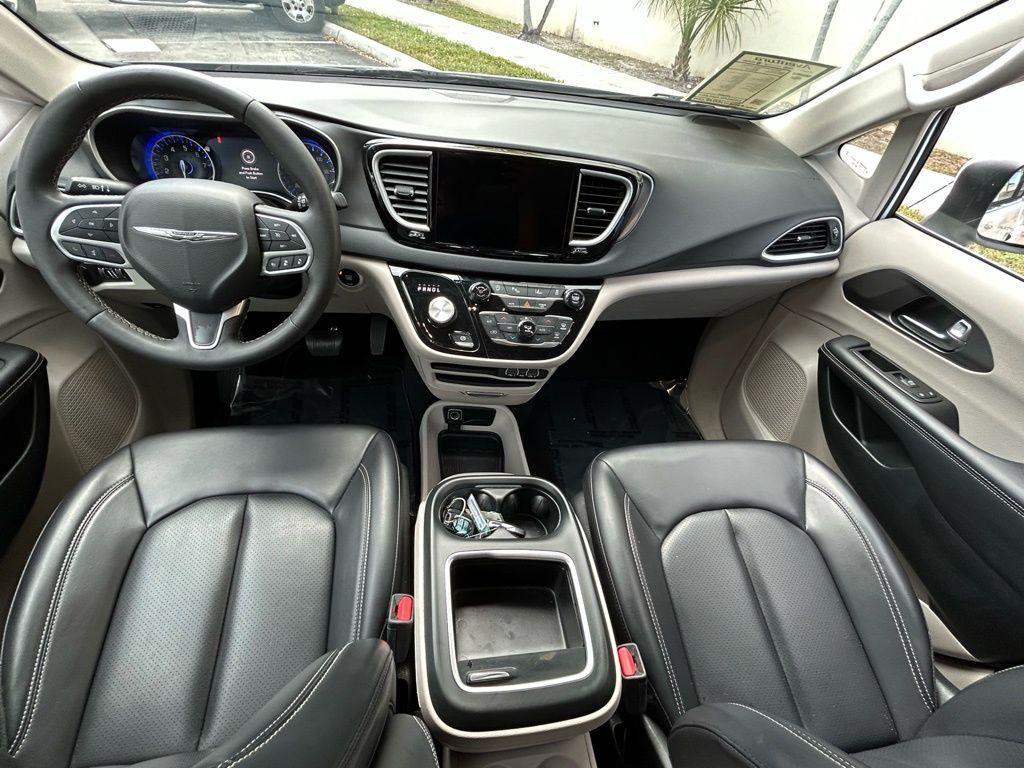 used 2023 Chrysler Pacifica car, priced at $19,998