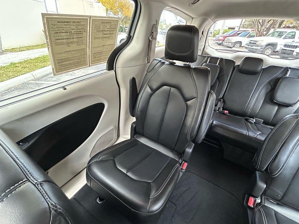 used 2023 Chrysler Pacifica car, priced at $19,998