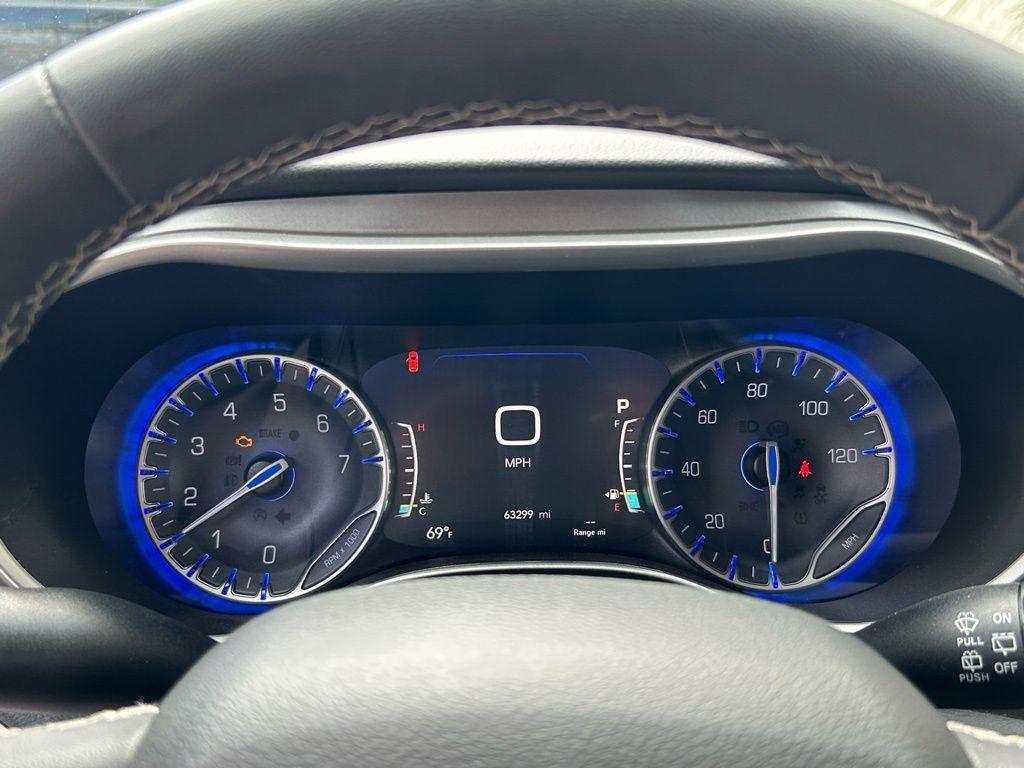 used 2023 Chrysler Pacifica car, priced at $19,998