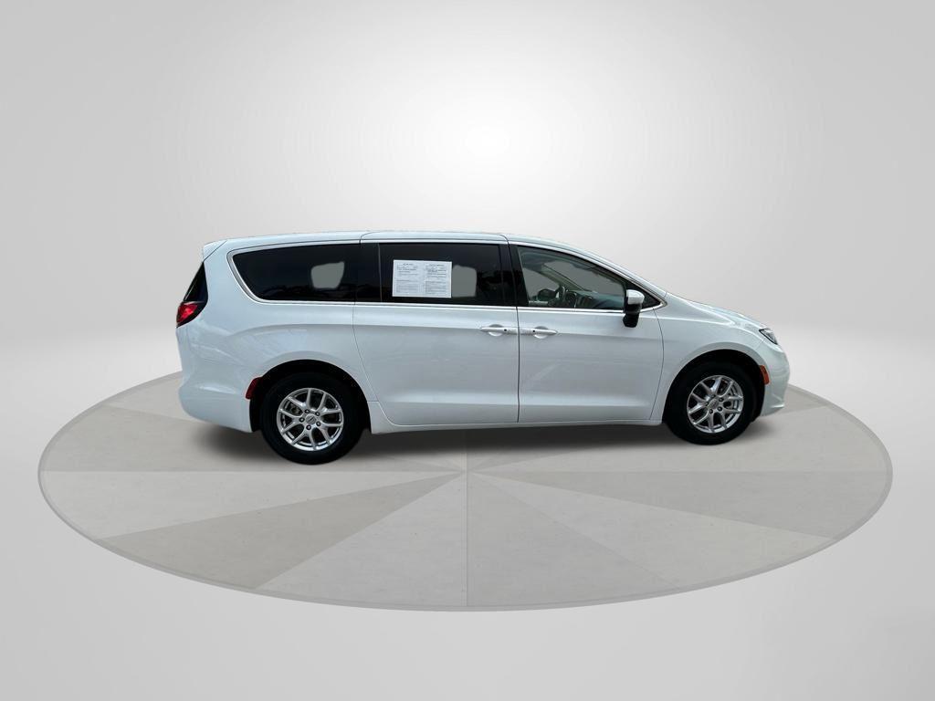 used 2023 Chrysler Pacifica car, priced at $19,998
