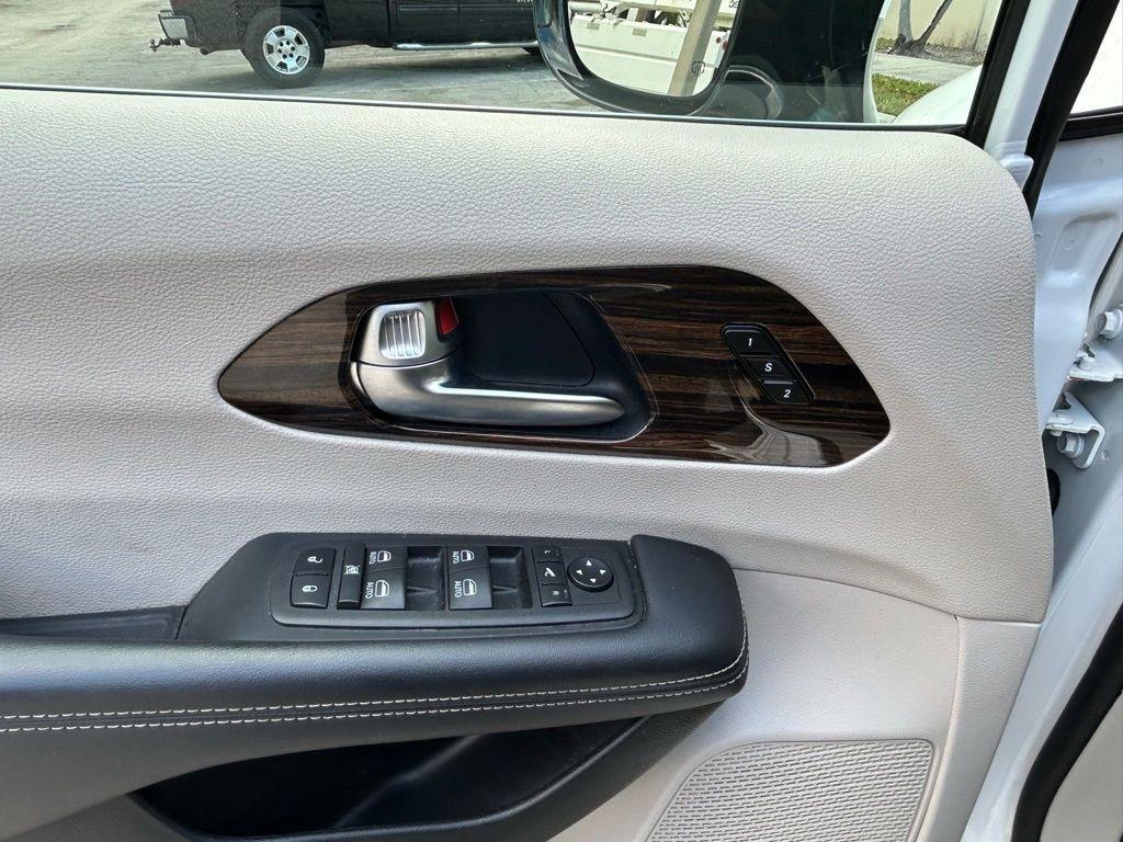 used 2023 Chrysler Pacifica car, priced at $23,881