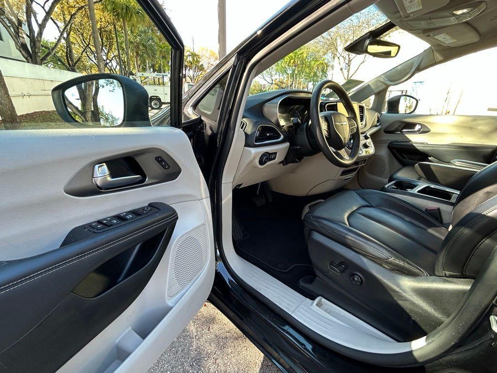 used 2023 Chrysler Pacifica car, priced at $17,720