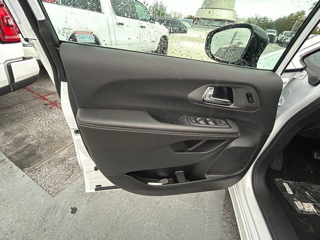 new 2026 Chrysler Pacifica car, priced at $40,738