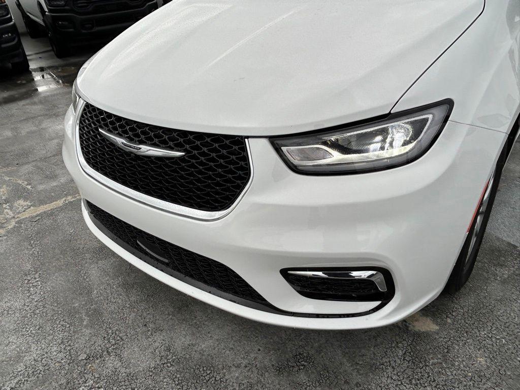 new 2026 Chrysler Pacifica car, priced at $40,738