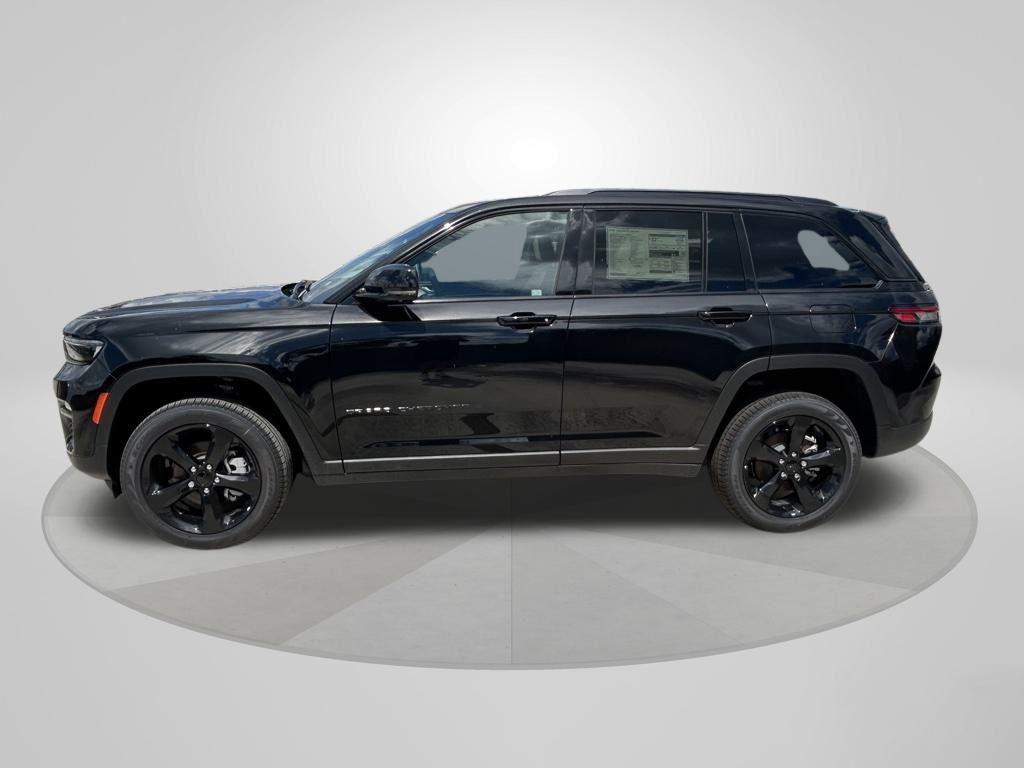 new 2025 Jeep Grand Cherokee car, priced at $44,127
