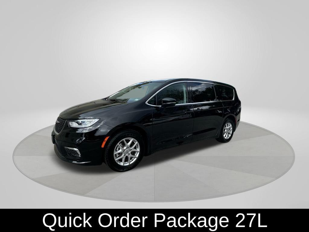 used 2024 Chrysler Pacifica car, priced at $21,300