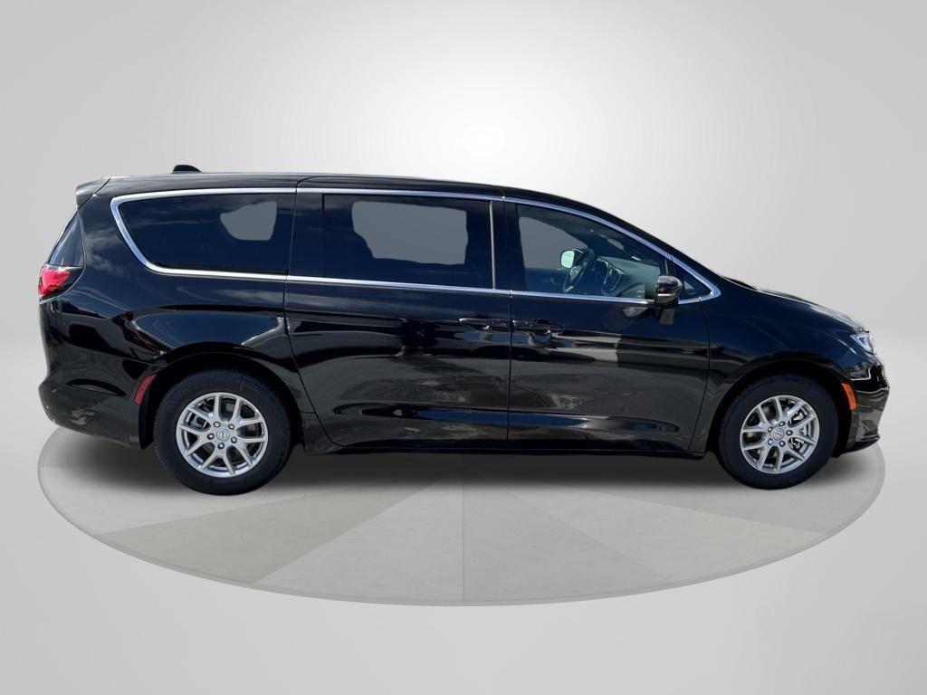 new 2026 Chrysler Pacifica car, priced at $42,665