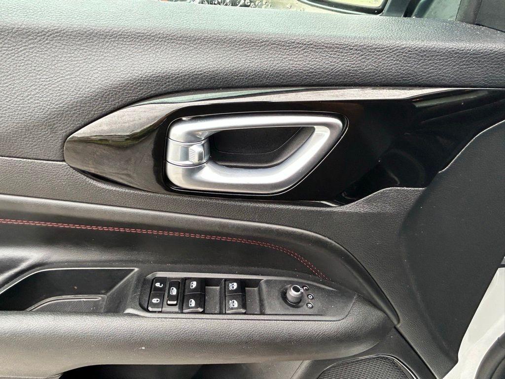 used 2023 Jeep Compass car, priced at $16,391